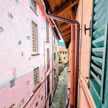 Via Torrazza 19 *