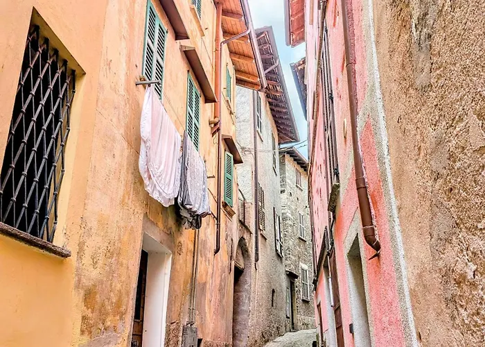 Via Torrazza 19 * Dongo